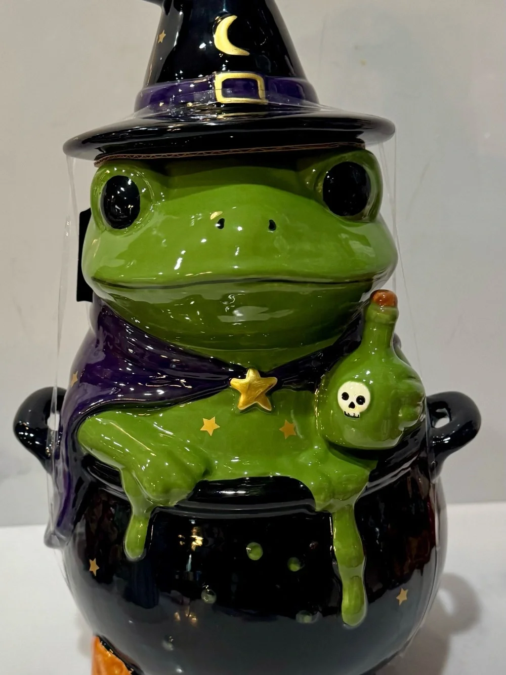 Spooky Street Halloween Cookie Jar/Canister Witch/Wizard Frog on Cauldron NWT